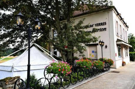 Hotel La Chaum'Yerres Chaumes-en-Brie Екстериор снимка